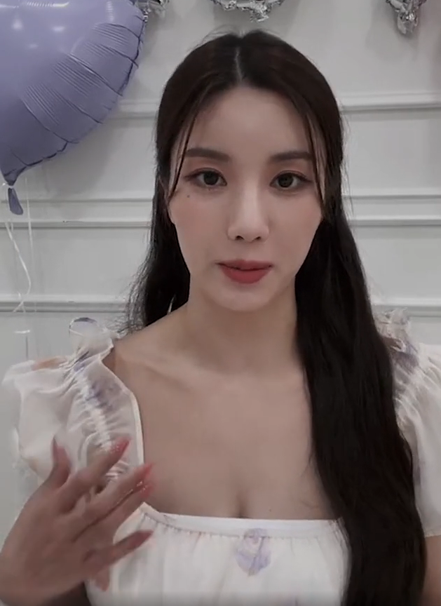  권은비 솔로 1주년 인스타그램 라이브 방송 움짤 mp4