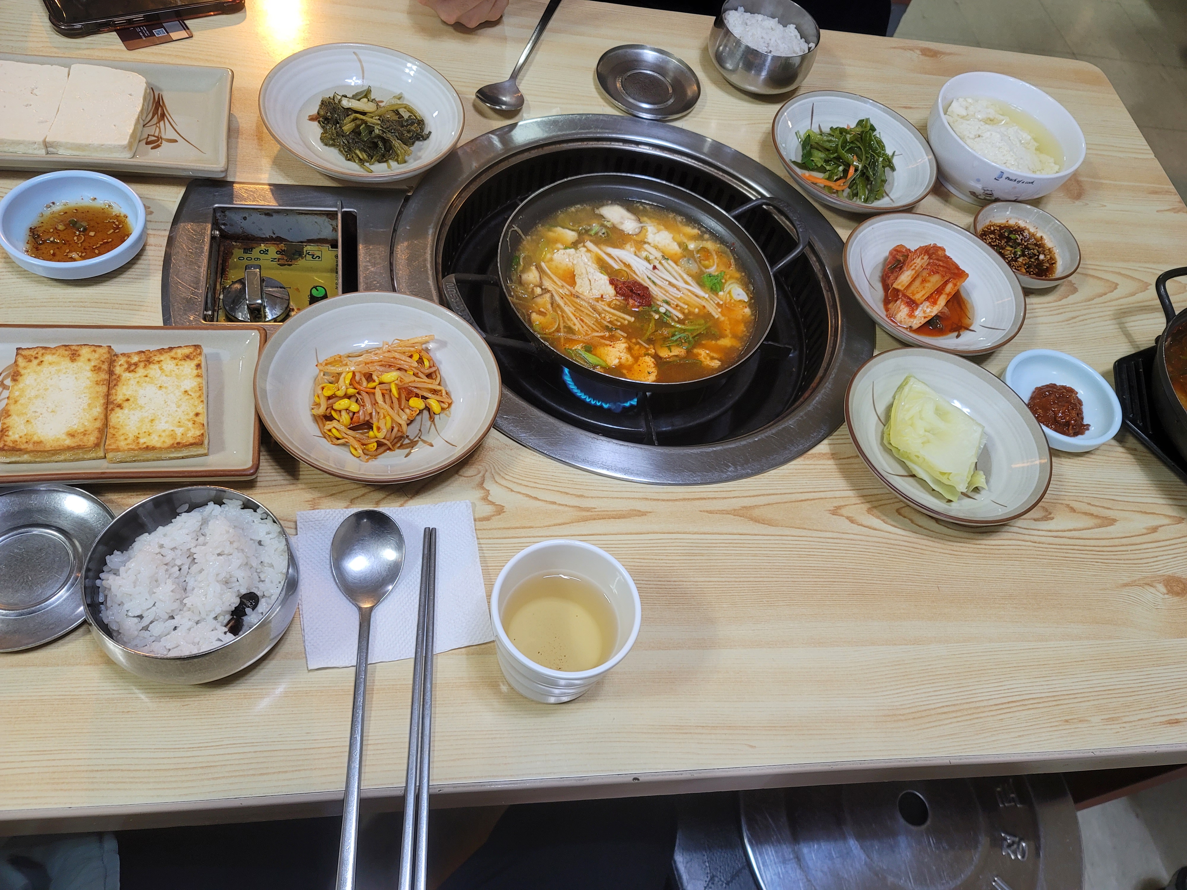 Chodanghanmadangsundubu (초당한마당순두부) 1