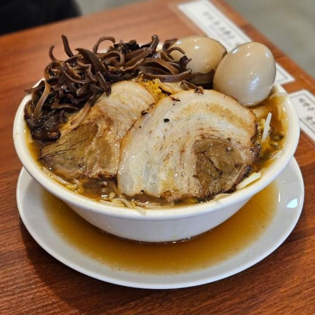 서울에 유명한 &#39;지로계 라멘&#39; 맛집 (ラーメン二じ郎ろう)