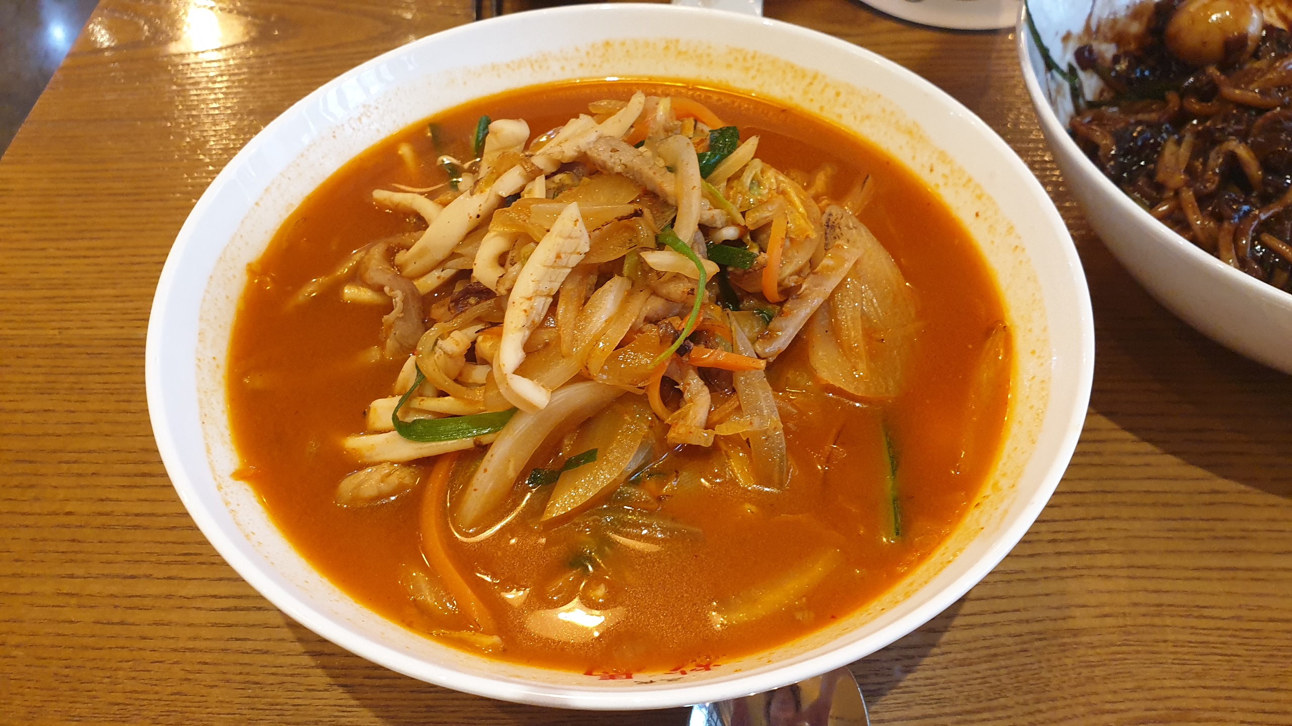  홍대에서 짬뽕으로 유명한 중국집, 초마 스타필드점