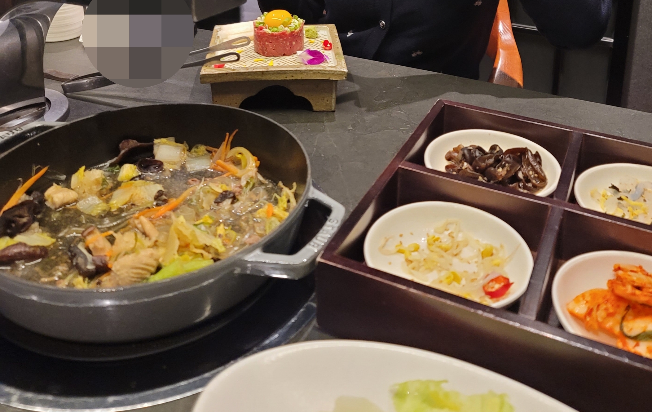 고청담 여의도점의 특별한 생일 육회 서비스