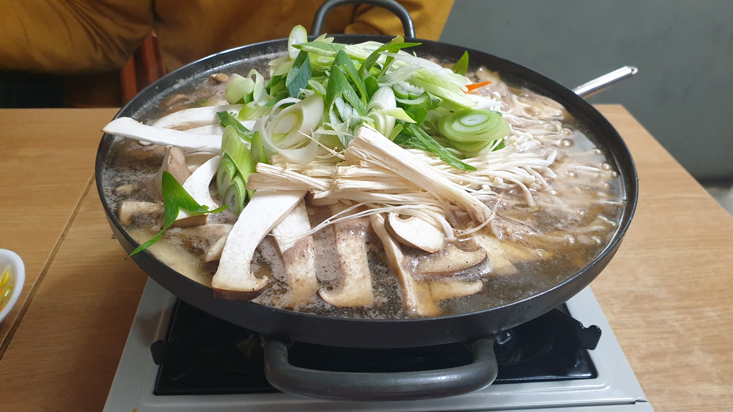  따뜻한 집밥이 생각날 때 혼밥도 문제없는 곳, 금마루식당