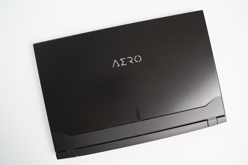 그래픽 작업용 AERO 17 HDR XD 8