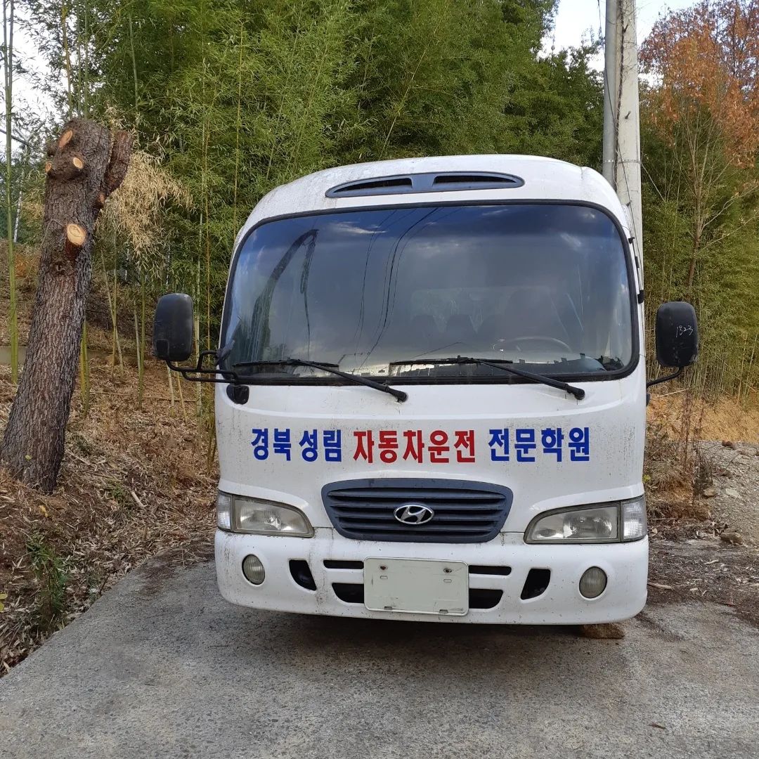  현대 35인승 2012년식 800만원 판매합니다.(수출하는 차량입니다.)