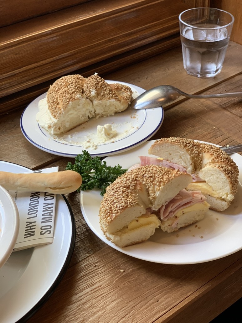 :: 런던베이글뮤지엄 안국 카페 17