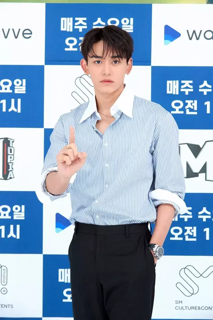  루카스 활동중단 '사생활 폭로' (+여자친구)