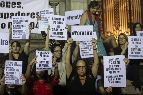 브라질 낙태 법 개정안 논란: 성폭행 피해자도 예외 없이 처벌