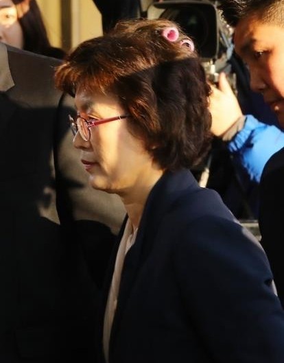  대한민국 법이 무너지기 시작한 것은 바로 이런 인간들 때문이었다