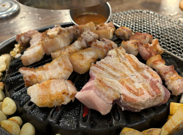생방송투데이 산더미 보쌈 정식 8천원 부천 맛집