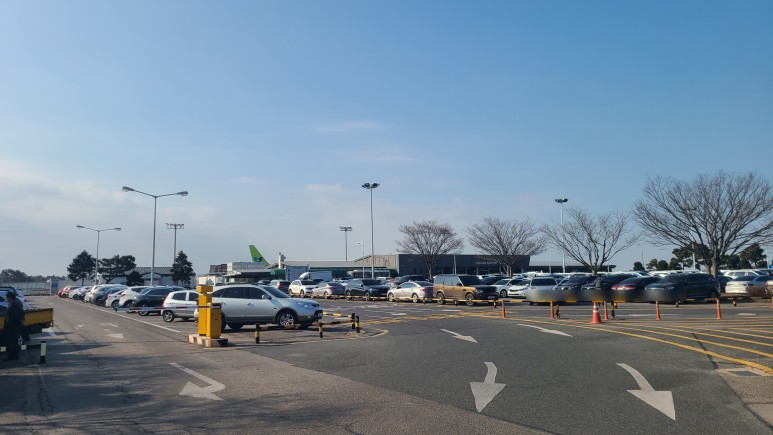군산공항 주차장 2