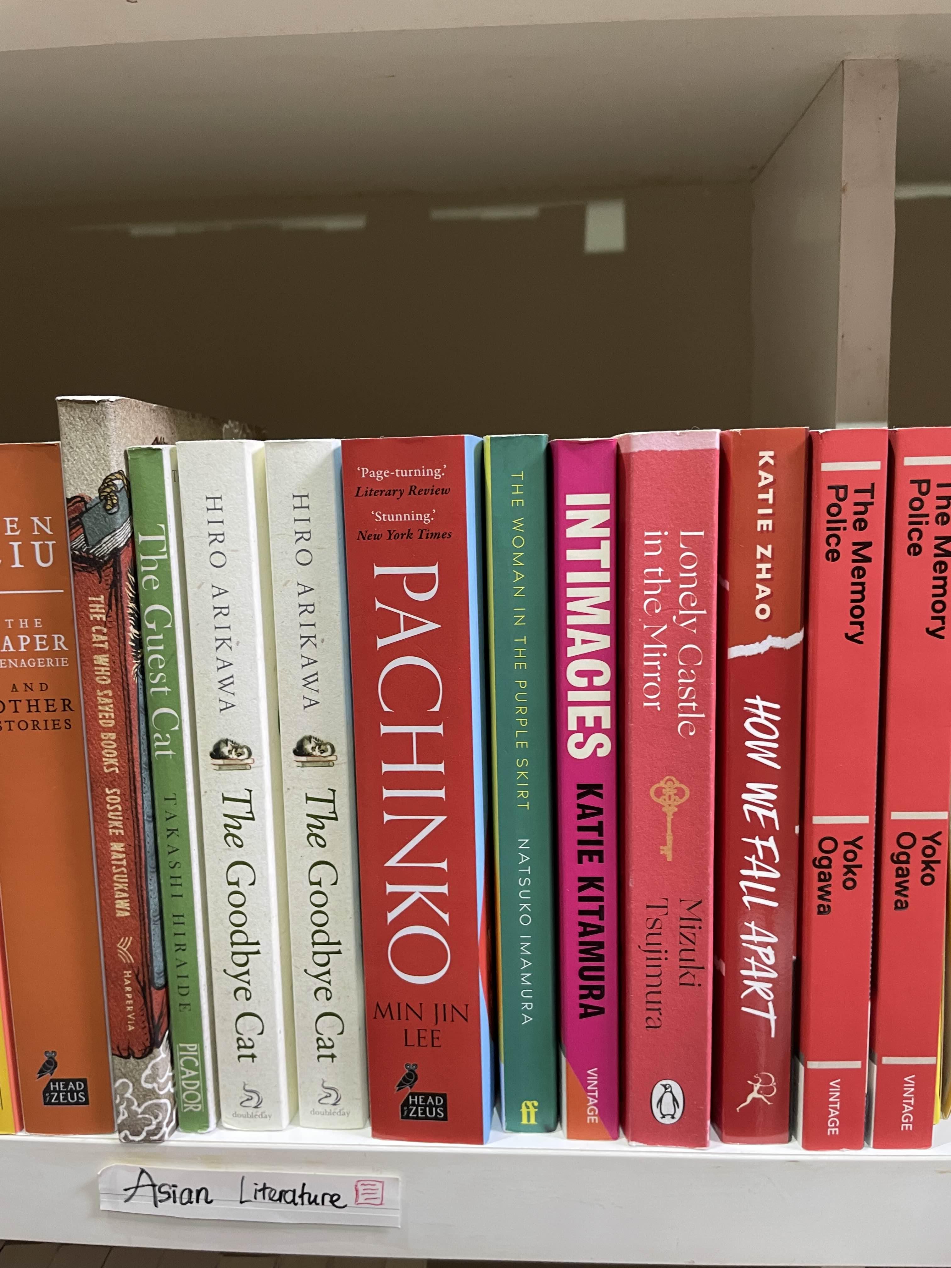 낭만고양이의 첫 책방 산책 하노이 ‘The Bookshelf Hanoi’