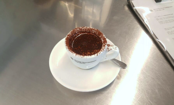  리얼 에스프레소바, 약수역 리사르커피(leesarcoffee roasters)