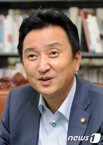  "기꺼이 친일파 되련다" 김영환 충북지사 SNS 글 논란