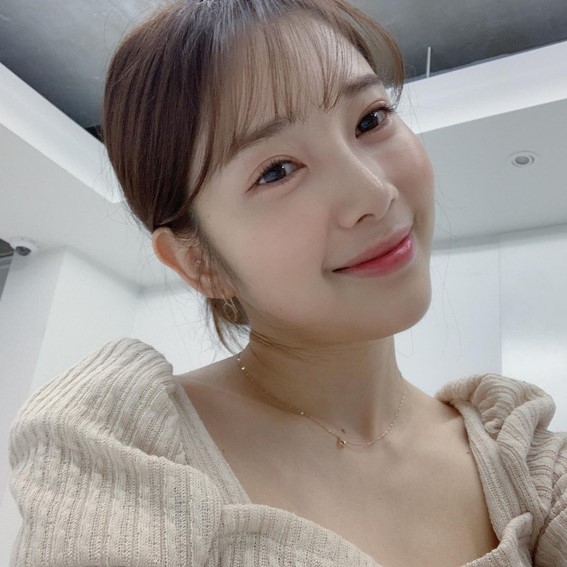  에이프릴 전 멤버 윤채경 YUN CHAE KYUNG 尹彩暻, 비키니 인증샷, 인스타그램 주소 yunvely_0824
