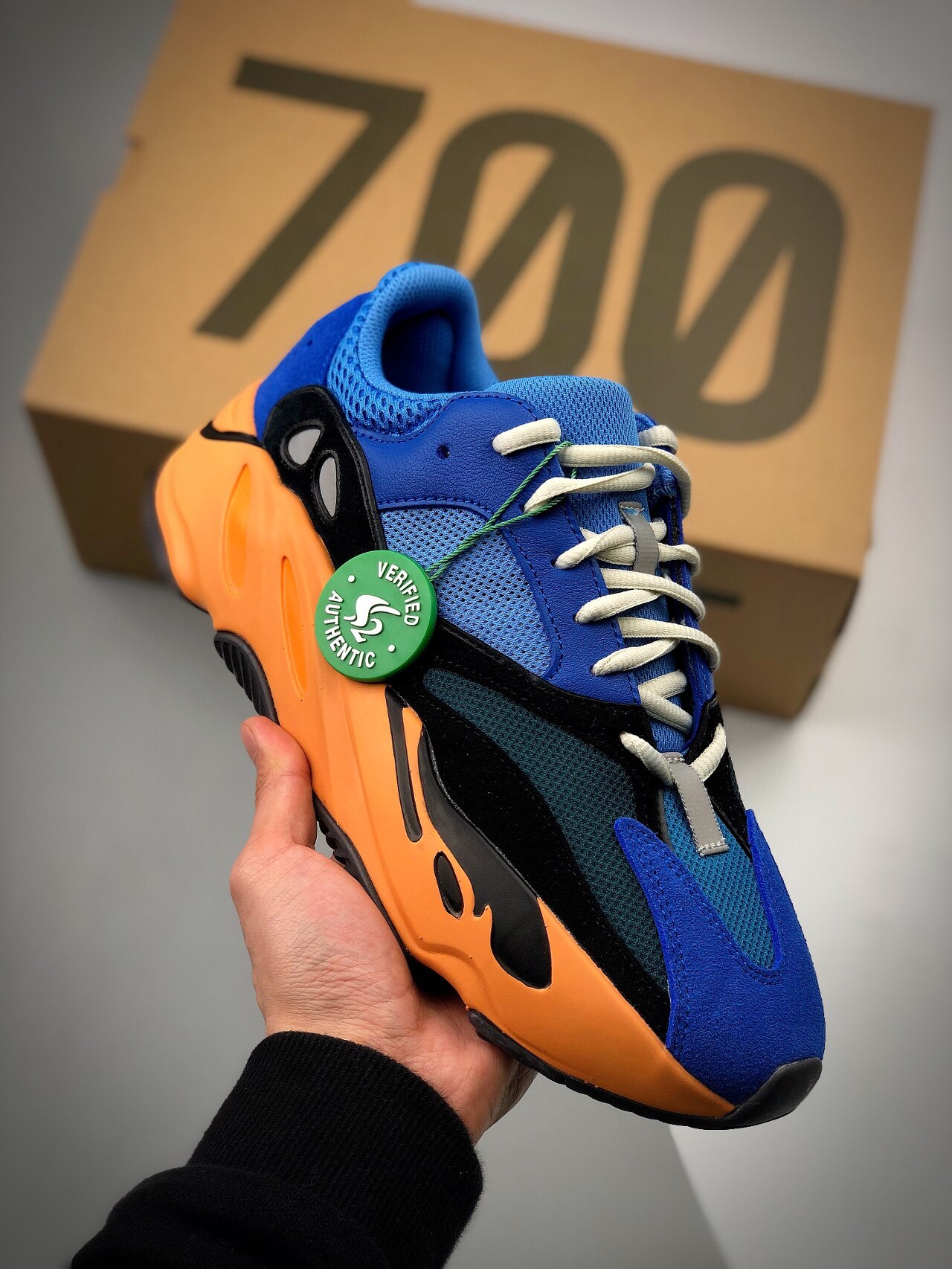  [ADIDAS x YEEZY] S2 아디다스 X 이지부스트 700 브라이트 블루 BRIGHT BLUE GZ0541