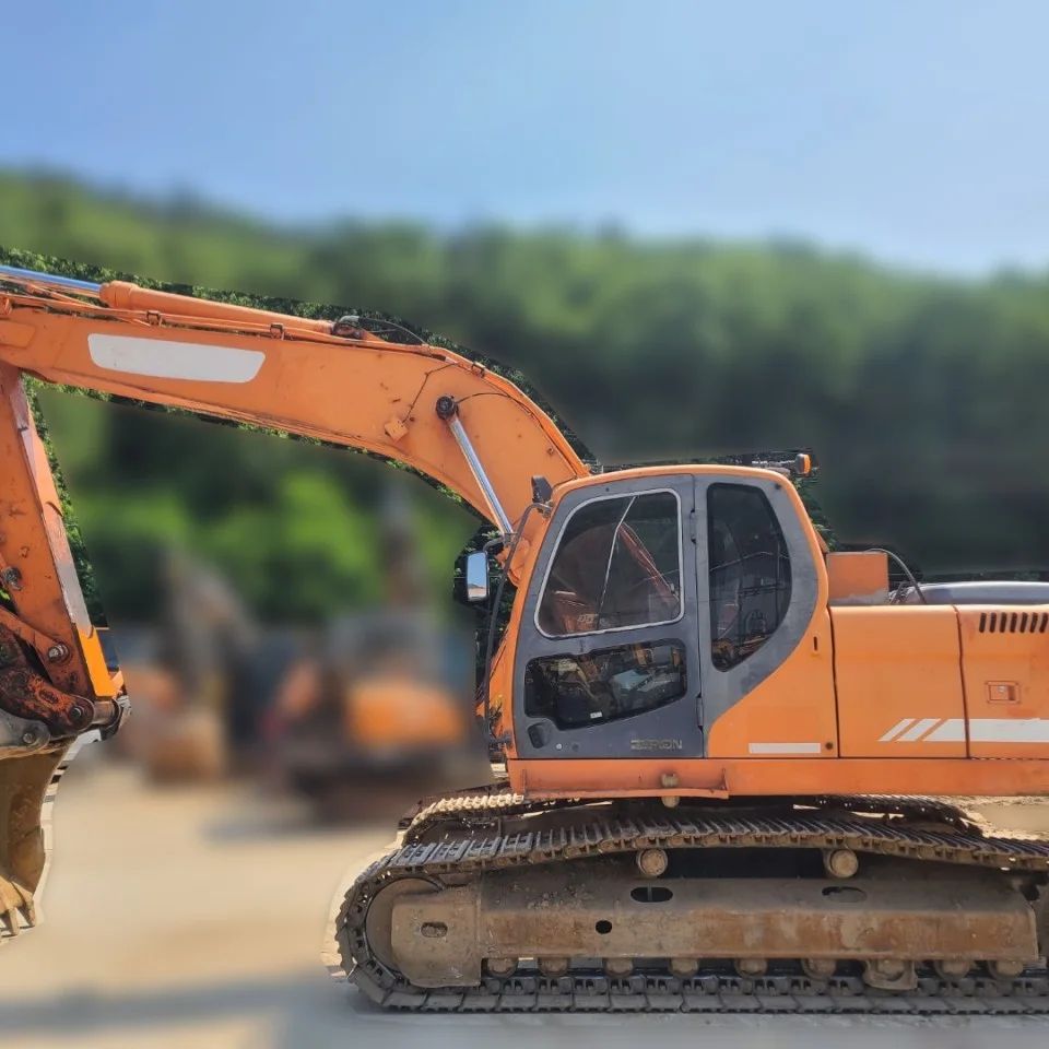  두산 DOOSAN DX220LC모델 2011년식 5800만원 판매합니다