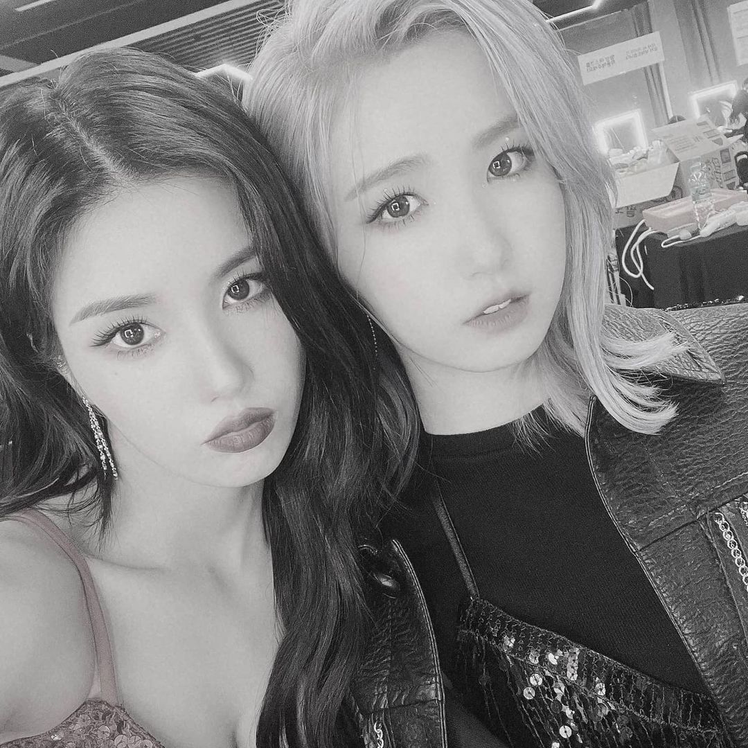  오늘자로 활동 끝난 아이즈원 인스타그램 사진 - 1