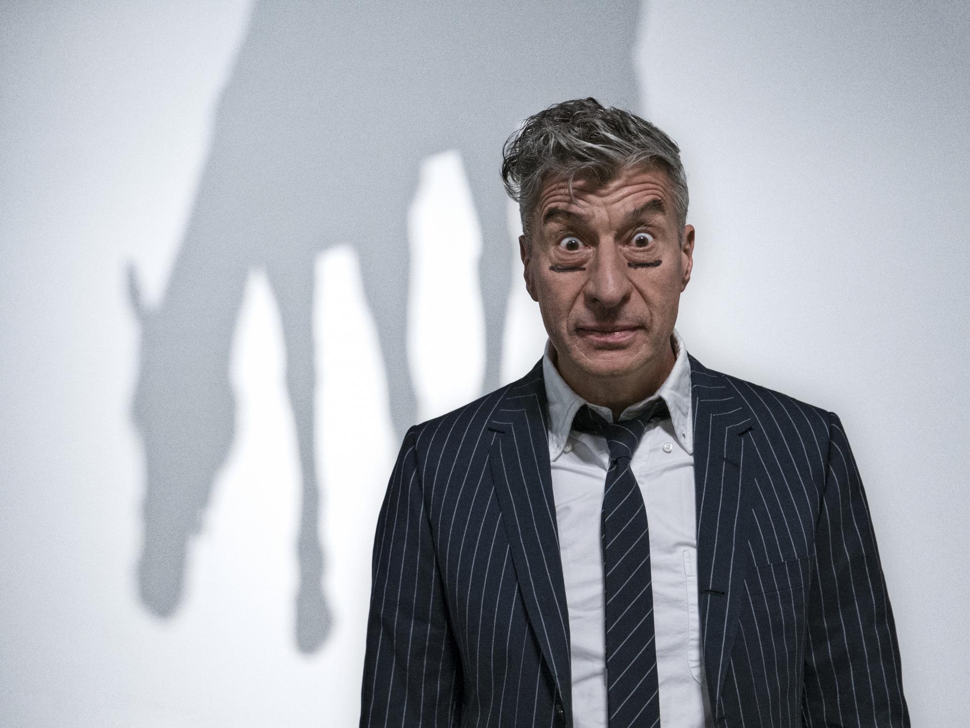  대범하고 뻔뻔한 게으름을 예술로 승화시킨  "마우리치오 카텔란(Maurizio Cattelan)"