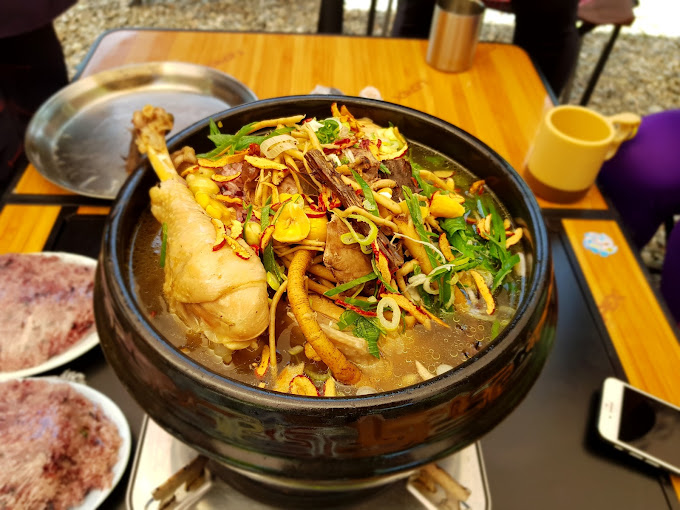 포천 계곡 삼겹살집 '은빛호수'