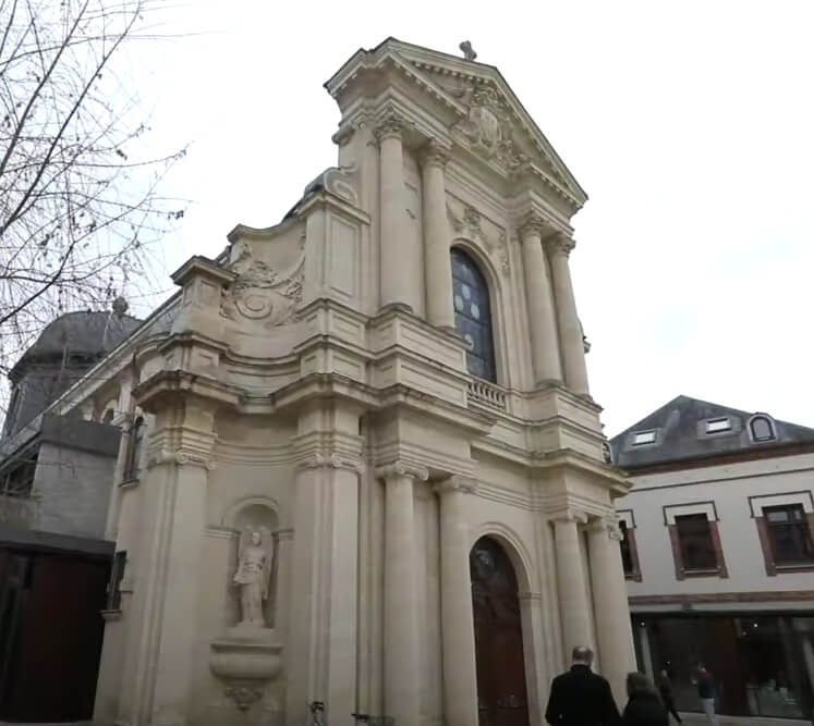 소화 데레사의 유해가 안치되어 있는 프랑스 리지외 가르멜수도원