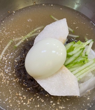 물냉면