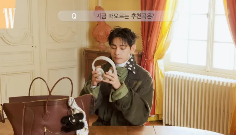 방탄소년단 뷔, 왓츠 인 마이 백 뷔, 뷔 운동 루틴, 뷔 수면 루틴, 뷔 향수 안 쓰는 이유, 뷔 제이홉 공연, 뷔 아이패드, 뷔 음악 취향, 뷔 요네즈 켄시, 뷔 선글라스, 뷔 일상, 뷔 태형 라이프스타일