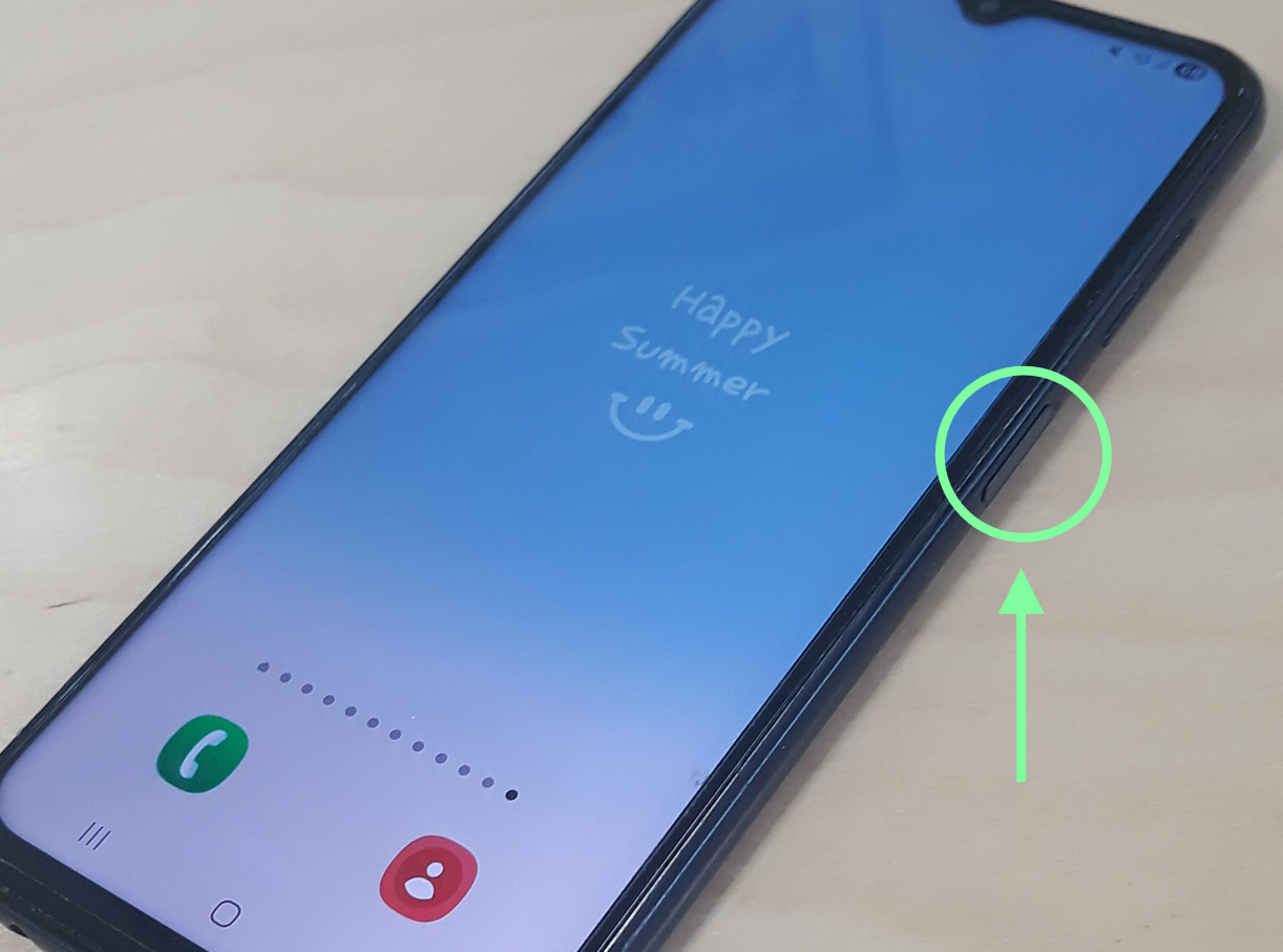 1. 측면 전원 버튼 찾기