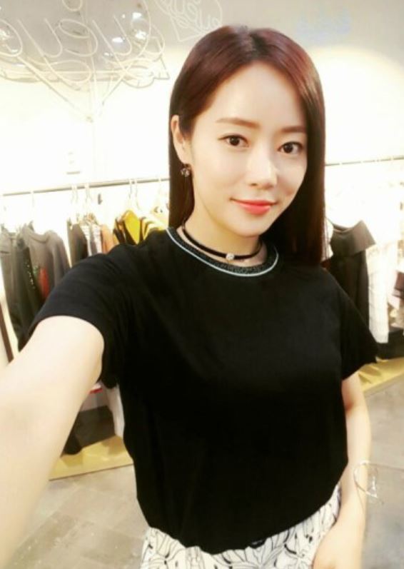배우 윤아정
