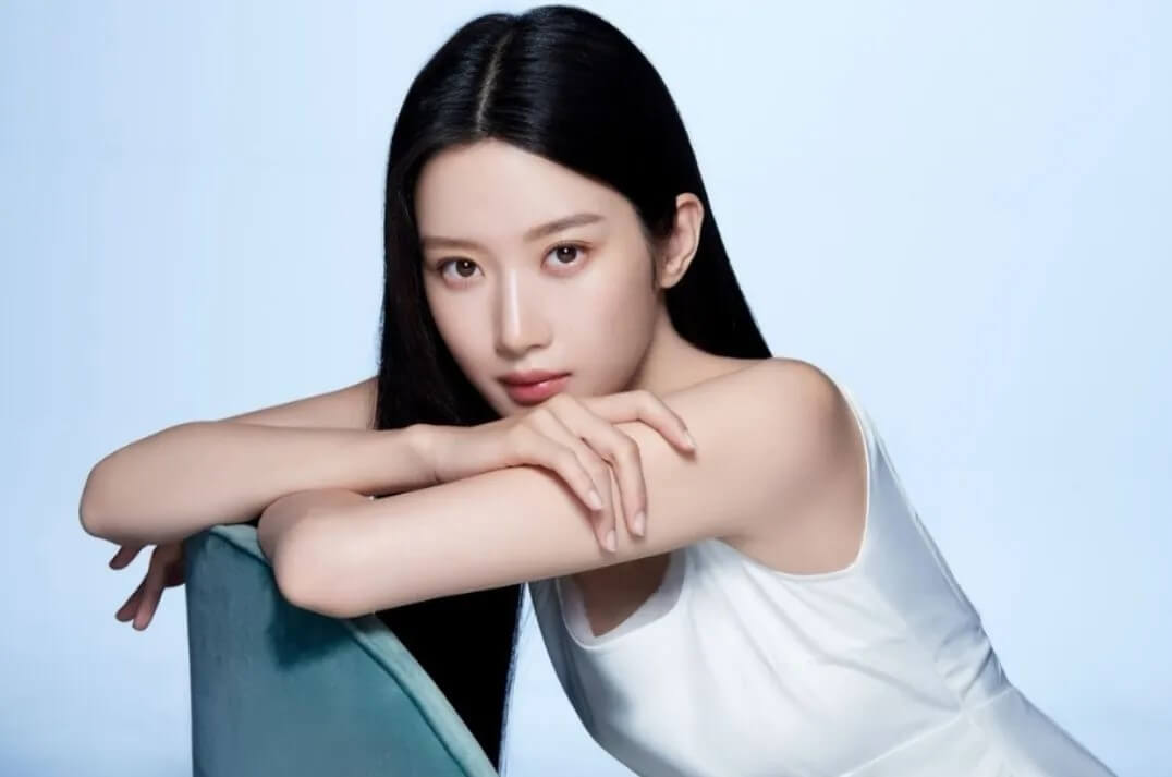 법정드라마 서초동의 주인공 역을 맡게된 문가영의 홍보 포스터로 강희지 역을 맡게 되었습니다.