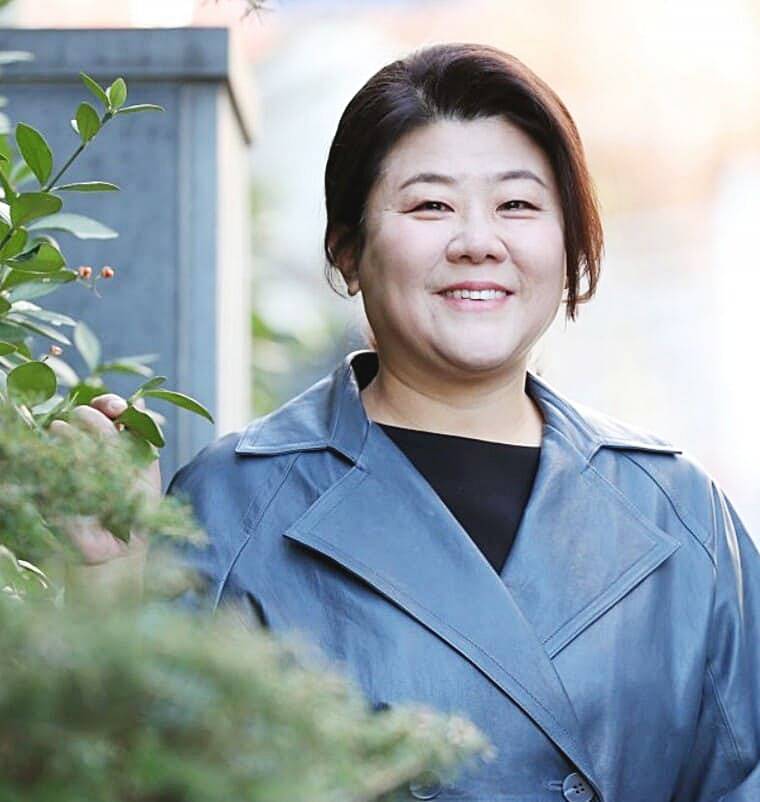 배우-이정은