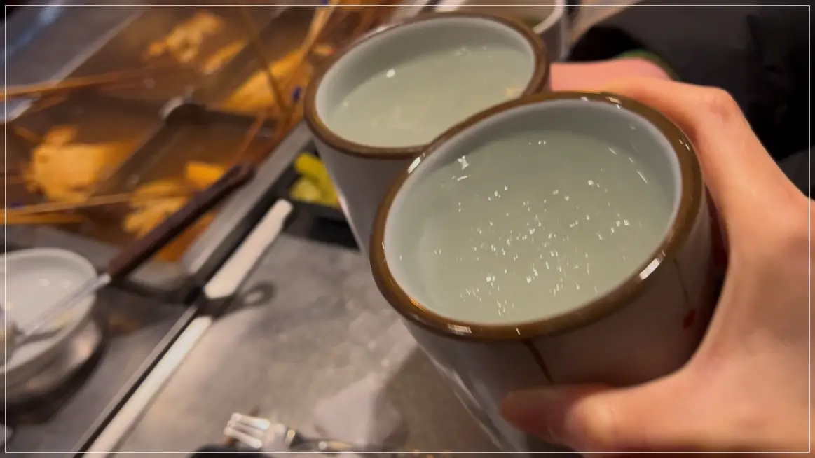 헤화역-꼬치오뎅-오뎅바-살얼음-정종-건배-하는-모습