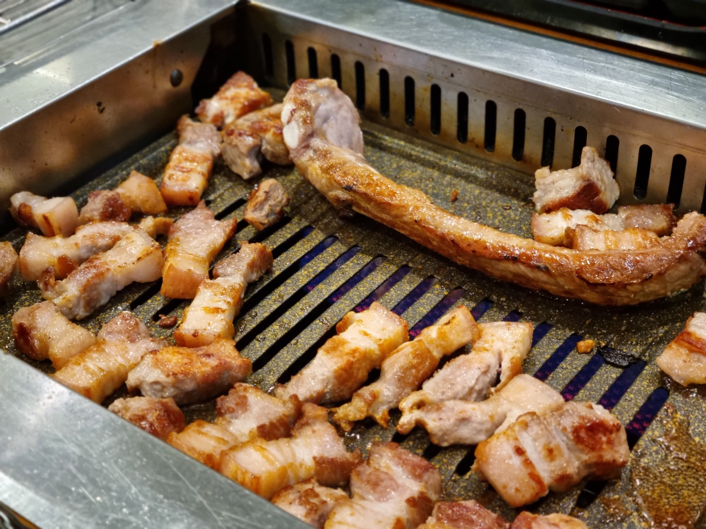 거팅된 돈마오겹살