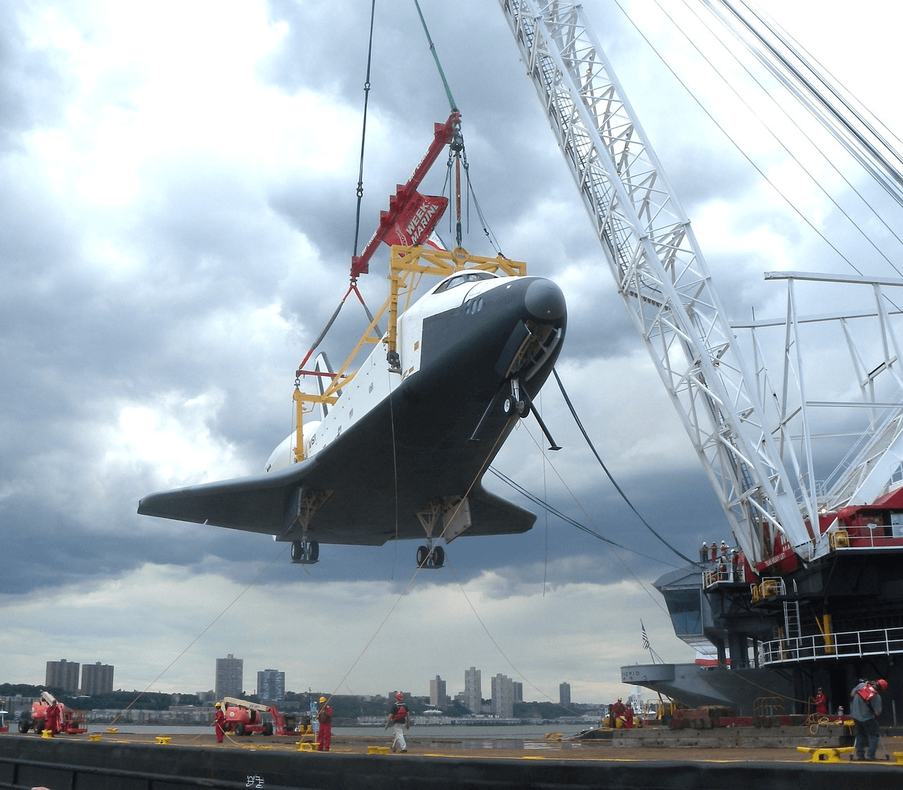 뉴욕 시티 우주 왕복선 운송 장면