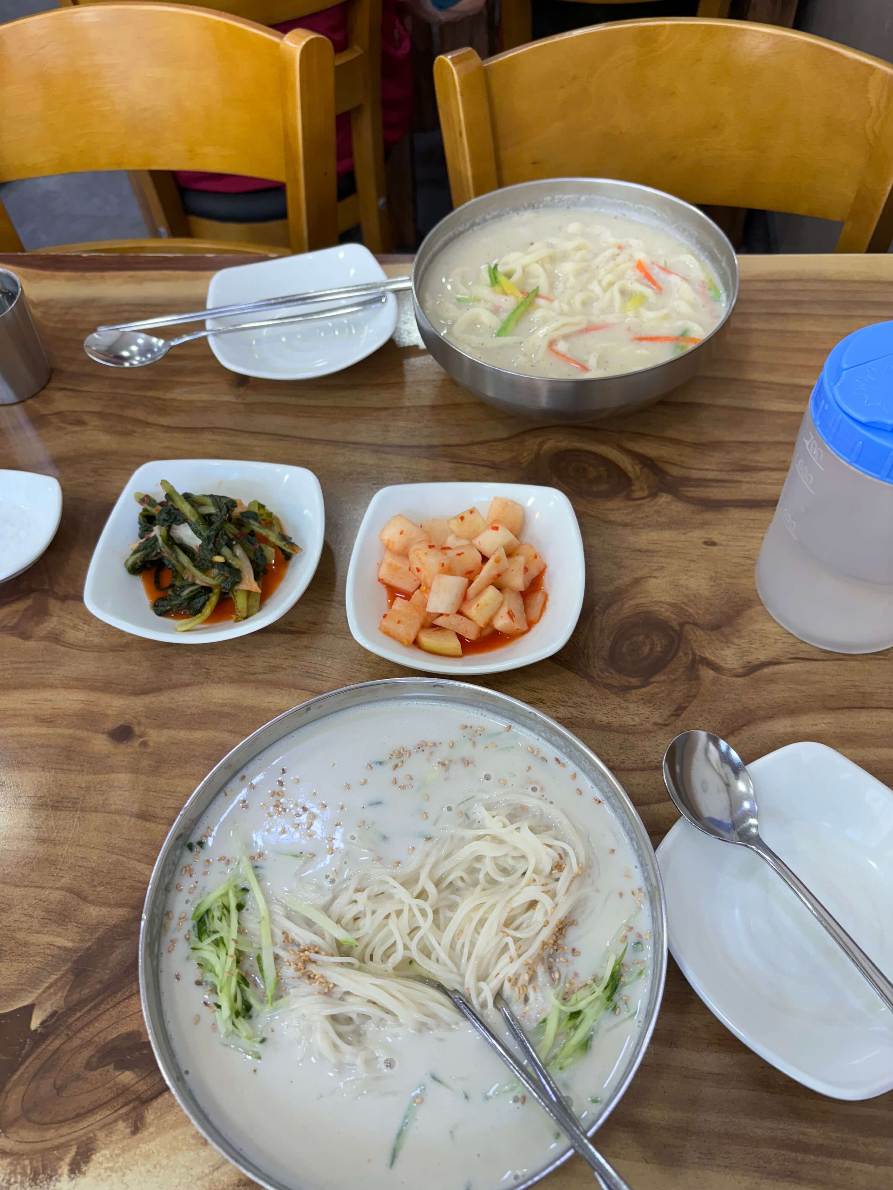 부평 손칼국수의 들때칼국수와 콩국수