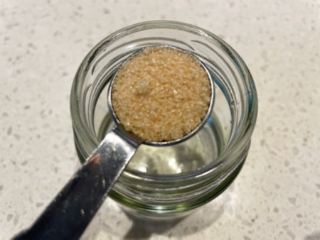 초파리 트랩 만들기 - 설탕 1작은술