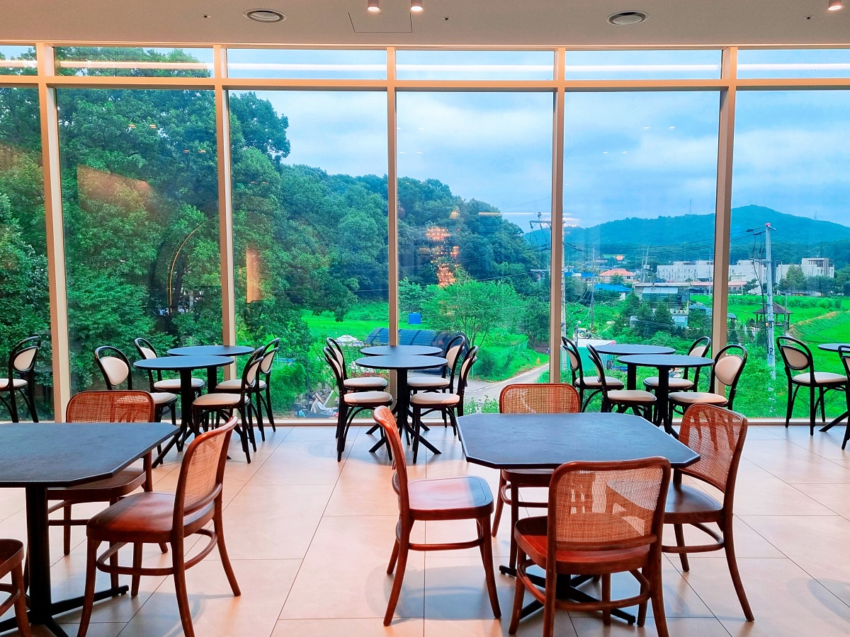 경기도 파주 대형 베이커리 카페, 공릉 저수지 뷰 모쿠슈라 (2호점)