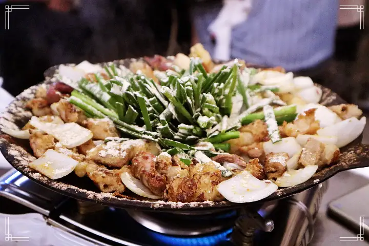 강남역 가게 곱창 구이 마늘 가루 눈 내린 곱창 대파김치 맛있으면 0칼로리 맛집 추천