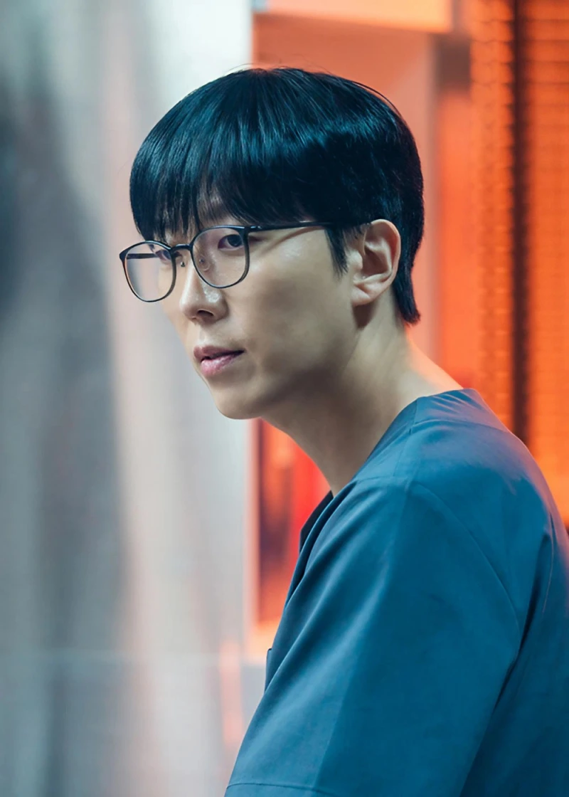 드라마 닥터슬럼프에서 강진석 역을 맡은 김재범