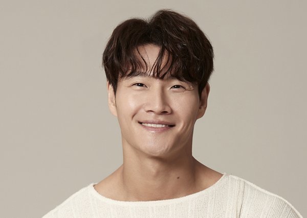 김종국 결혼 상대 발표 안하는 이유 디시 더쿠 송지효 재산 부인 나이 어머니 근황 별세 학력 논란