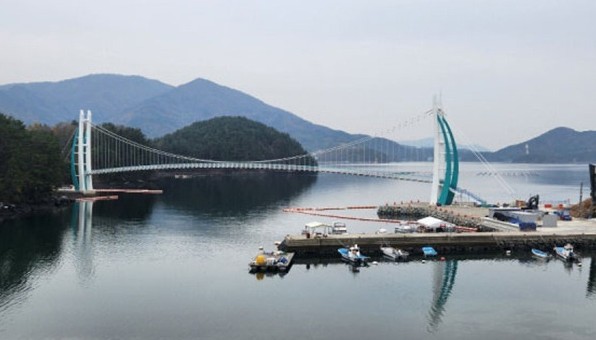 경남 거제시 하청면 씨릉섬 출렁다리