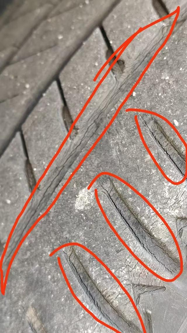 약 8,500만 원짜리 BMW X4, 1년 만에 ‘타이어 전체 균열’… 왜 이런 일이 벌어졌나?