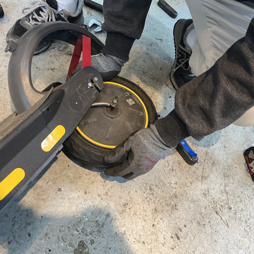 수원 전동킥보드 수리 - 나인봇 맥스 G30 타이어 교체