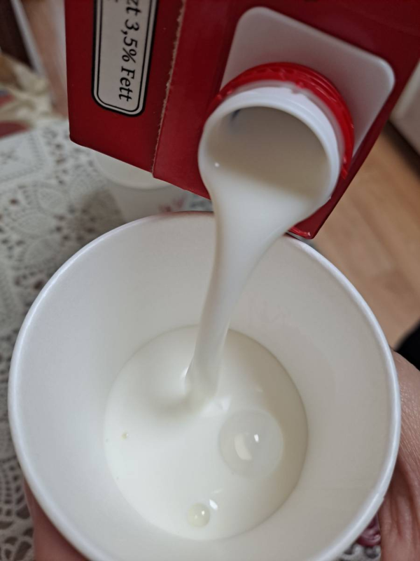 믈레코비타 우유 시음