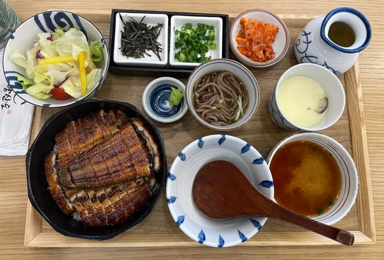 특 히츠마부시