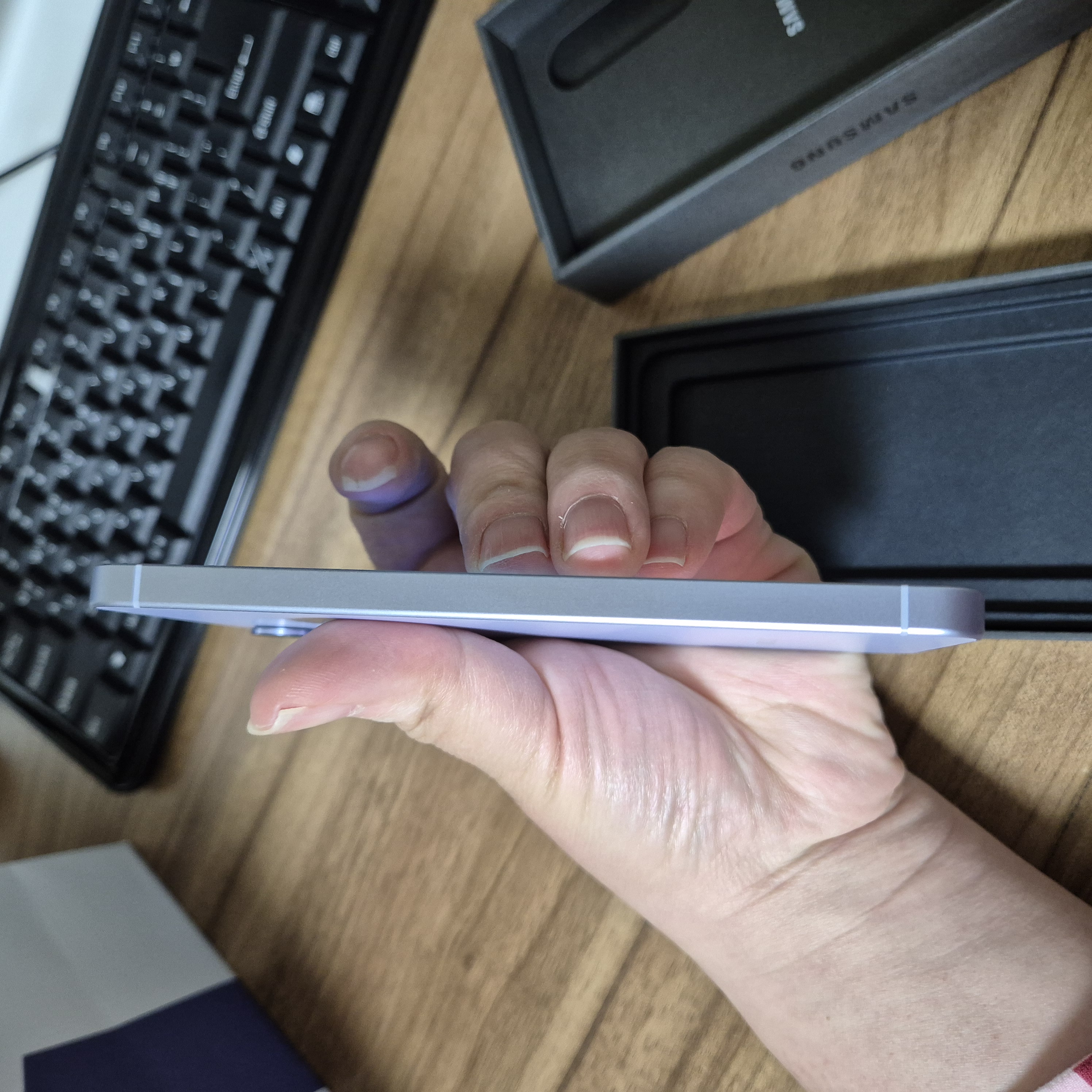 갤럭시 S25 아이스블루 왼쪽 사이드