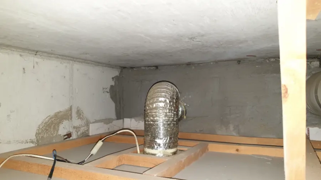 화장실 환풍기 설치된 모습