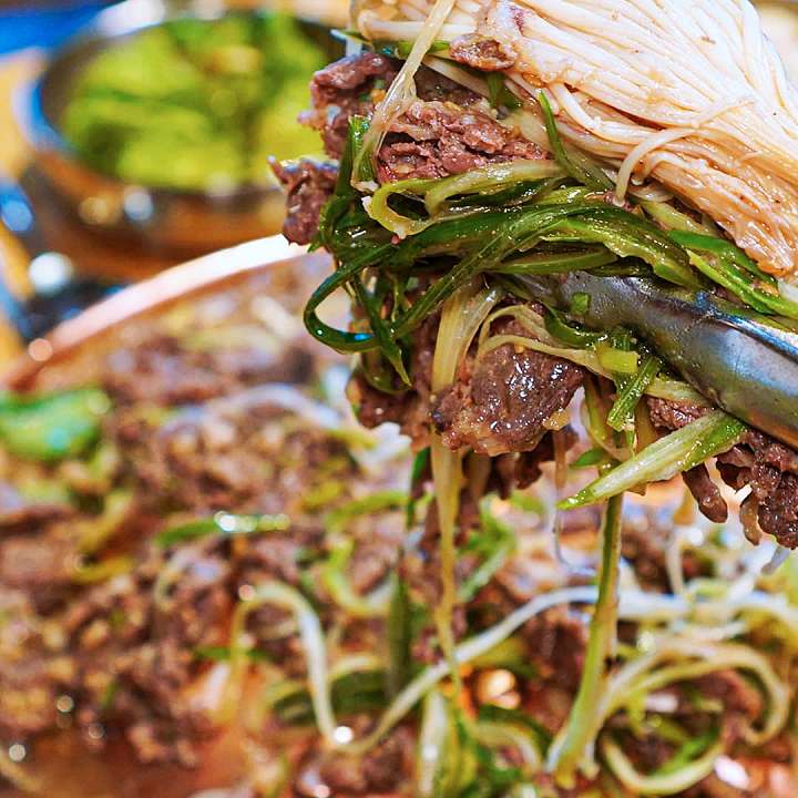 경복궁역 인왕산 맛집 추천 생방송투데이 1++ 한우가 한가득 소고기 국밥 양념 돼지갈비 6천원 한우국밥 오늘방송 맛있GO 싸다GO