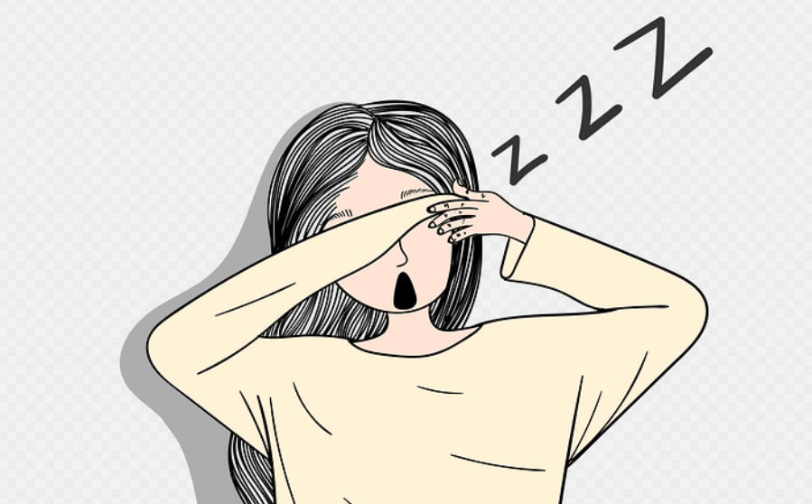 졸려서 팔로 눈을 가리고 있다.