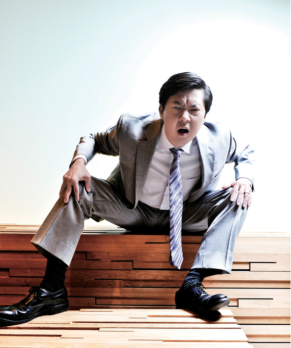 한국계 미국배우 켄 정의 사진