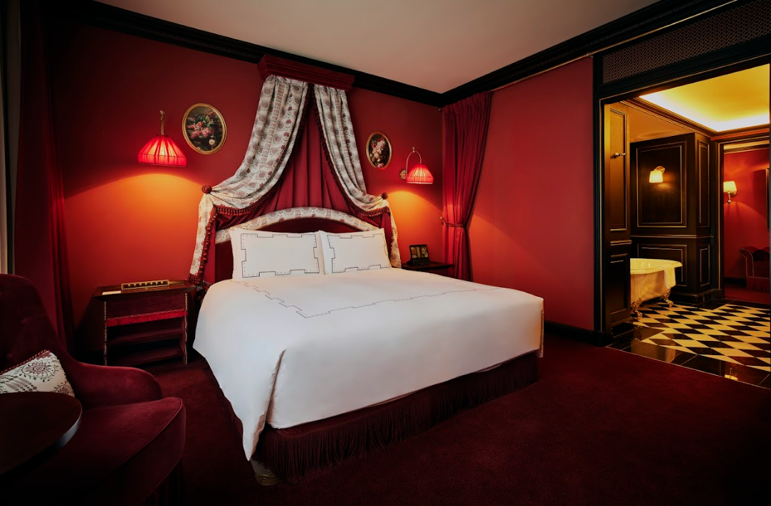 서울 호캉스 파리 감성 호텔 추천, 레스케이프 호텔 143,000원 + 스타벅스 크래딧 2만원 선물 (~08.17)